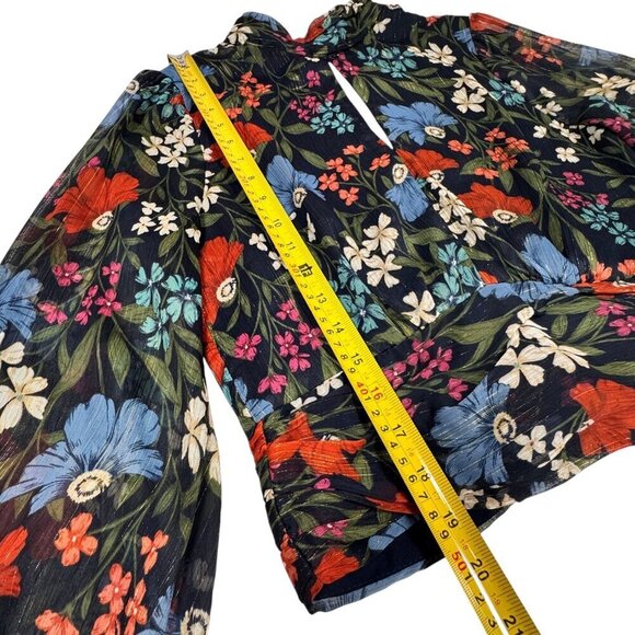 ASTR the Label Dark Floral Cropped Blouse Top Sz.M Multi Open Back Romantic - Picture 13 of 16